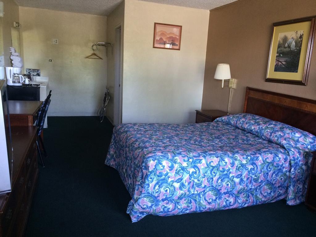 Townhouse Motel Sanger Room photo